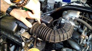 MAF sensor cleaning Suzuki Vitara J20A engine [upl. by Releehw]