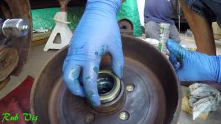 Replacing Trailer Wheel Bearings  remplasando baleros de traila [upl. by Seek]