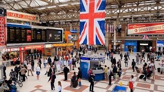 A Walk Through The London Victoria Station London England [upl. by Sredna]