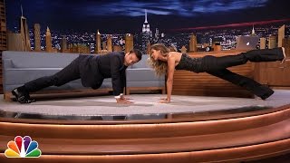 Gisele Bündchen Shows Jimmy Planking Exercises [upl. by Gregrory]